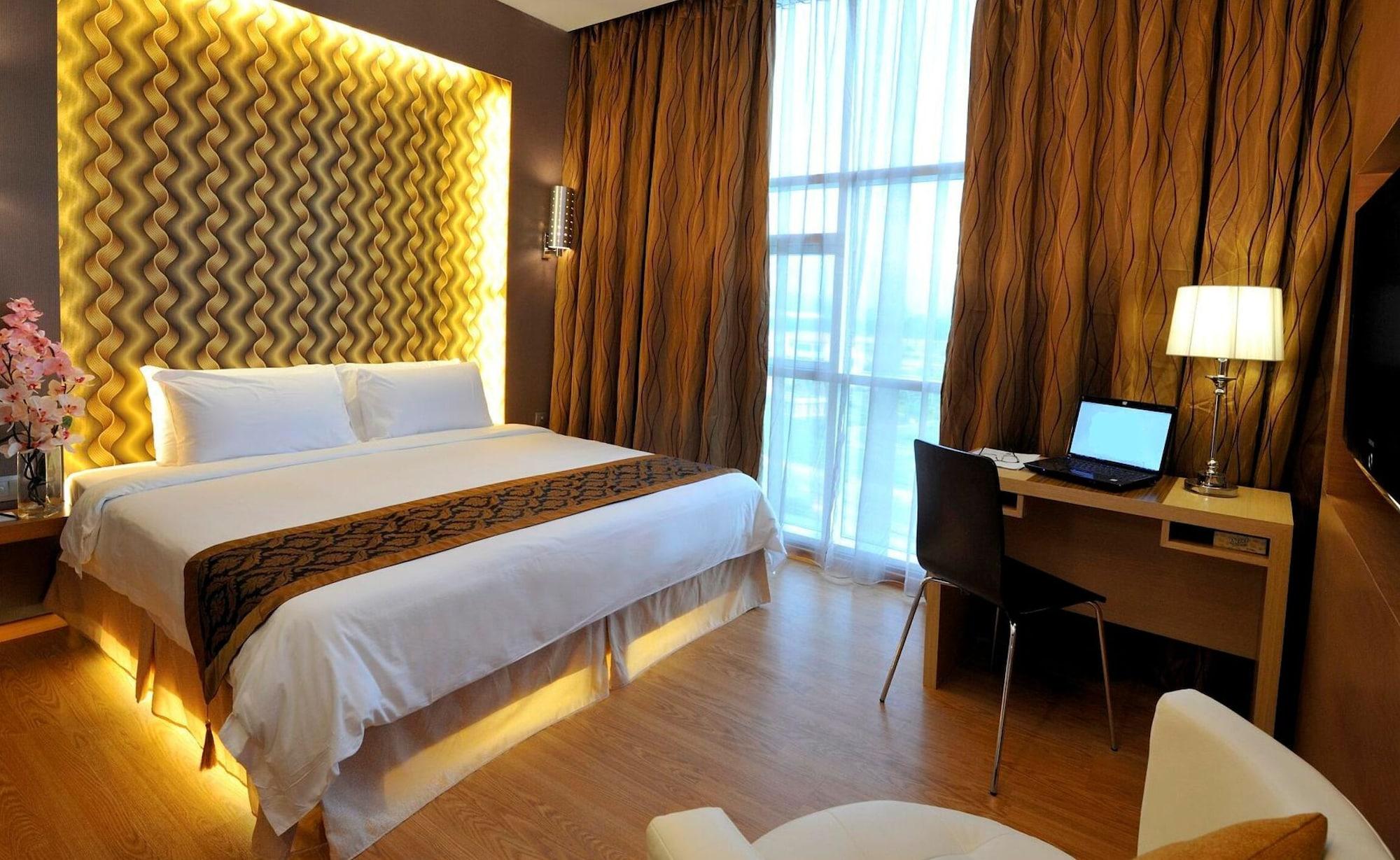 Courtyard Hotel 1Borneo Kota Kinabalu Exterior foto
