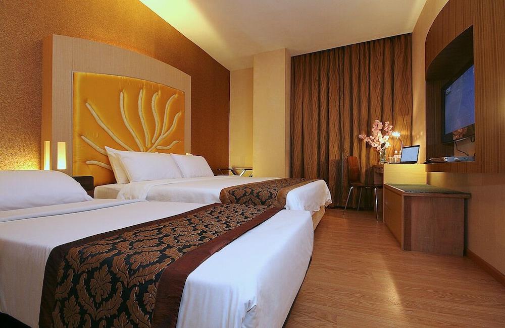 Courtyard Hotel 1Borneo Kota Kinabalu Exterior foto