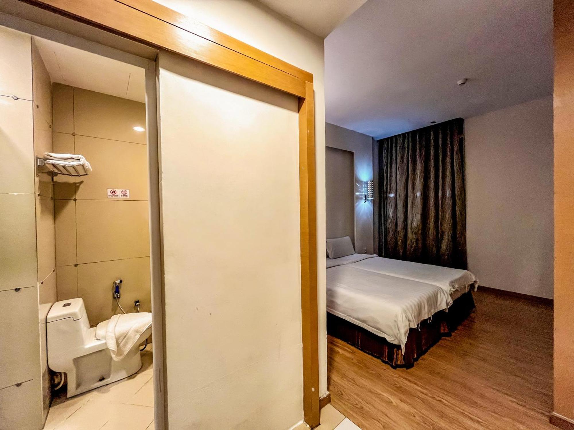 Courtyard Hotel 1Borneo Kota Kinabalu Exterior foto