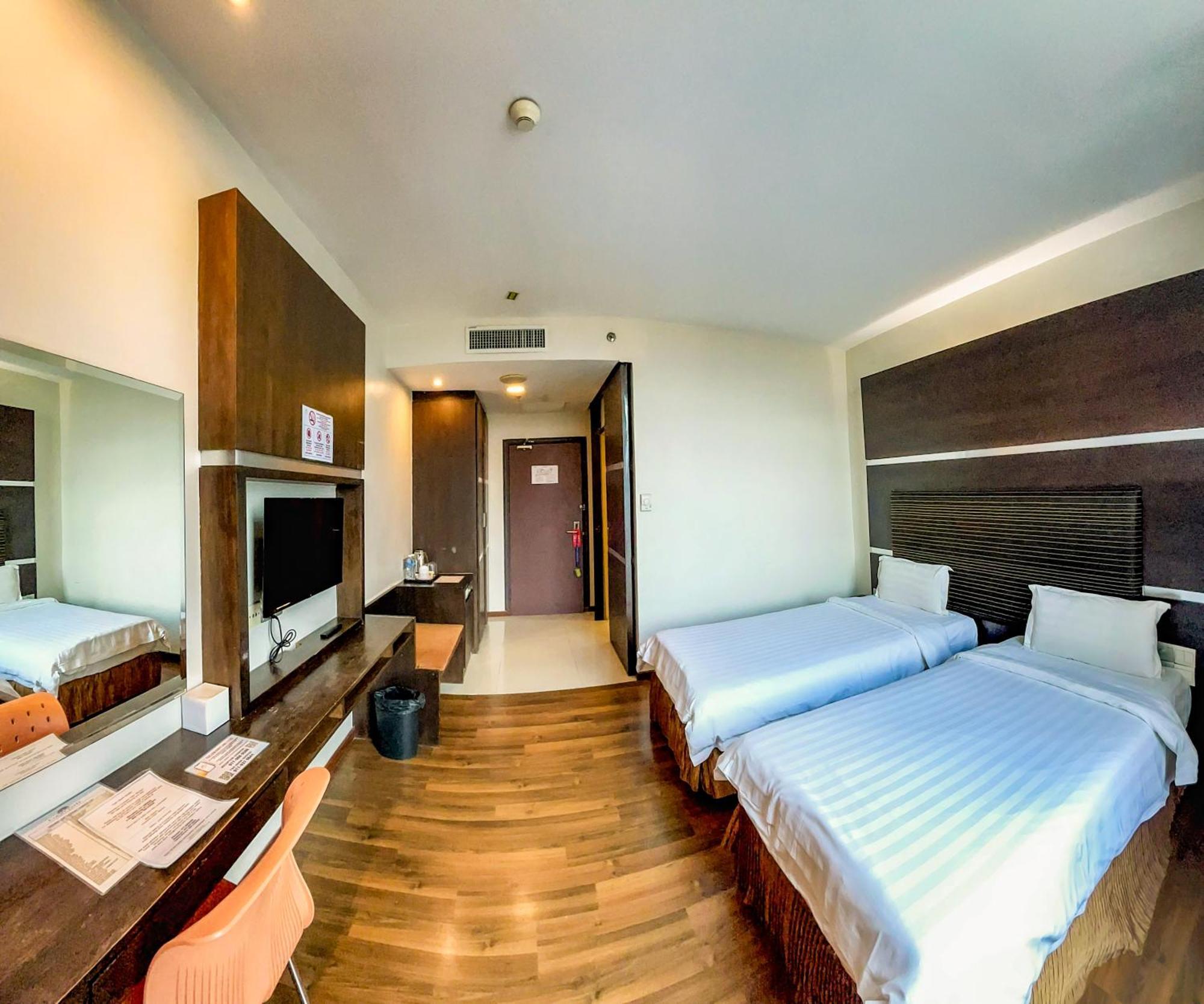 Courtyard Hotel 1Borneo Kota Kinabalu Exterior foto